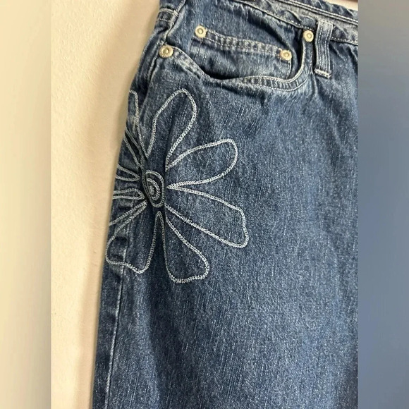 Faded Glory Women’s 10 Jean Capris‎ Floral Embroidered Boho Y2K Style Festival - Picture 2 of 14